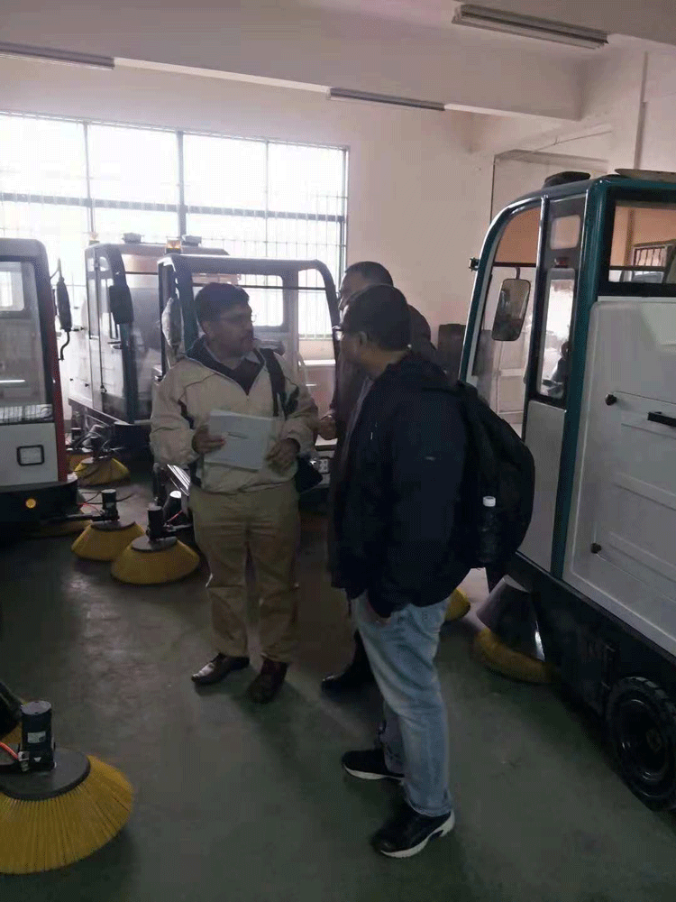 工(gōng)廠掃地機(jī)1.gif 工(gōng)廠掃地機(jī)1.gif